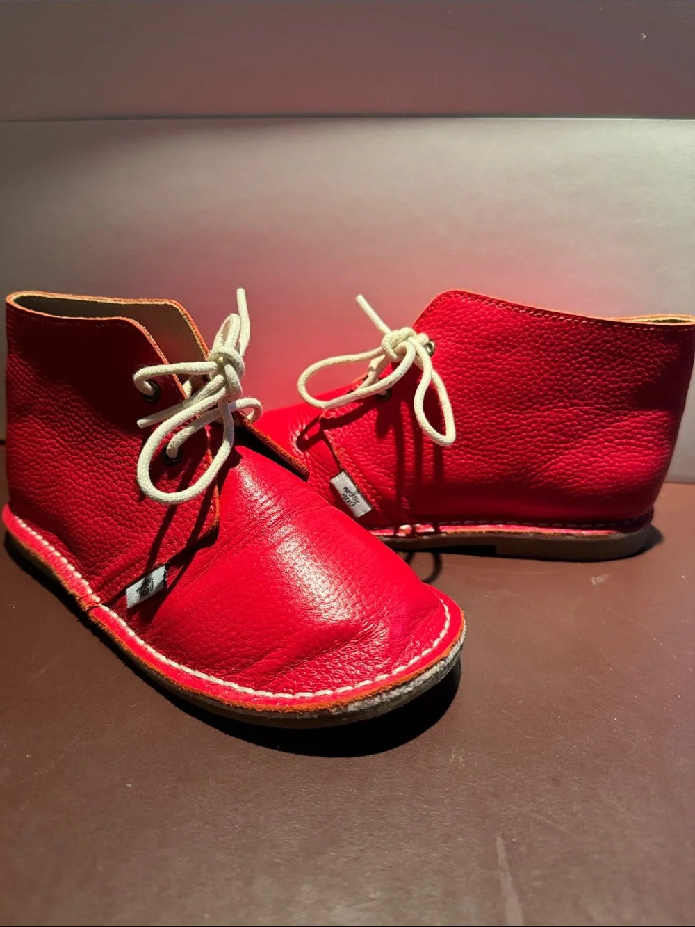 Monkey Feet Pebbled.  Red Leather Lace-Up Kids Boots EUC Youth 5-6